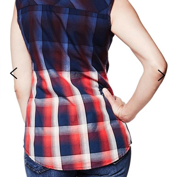 Foxy Jeans sleeveless shoulder cut out button down shirt - Picture 8 of 10